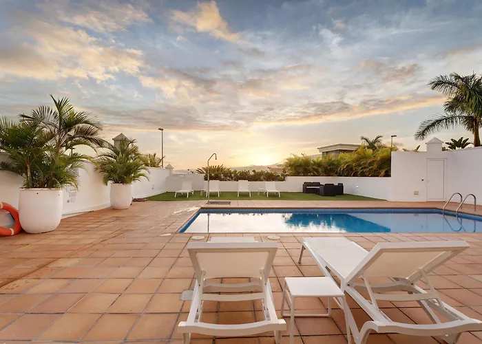 Aurora Playa La Arena Villa